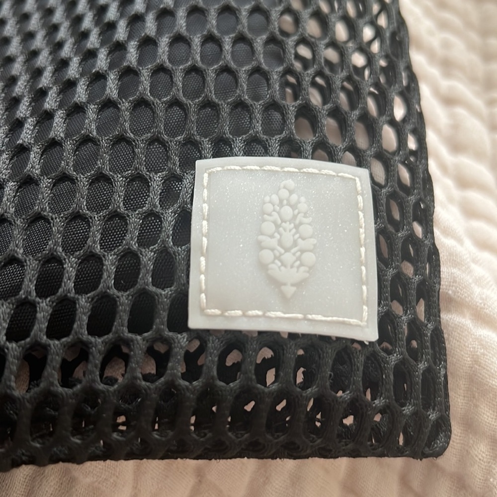 Mini Mesh Sling Bags - Picture 4 of 6